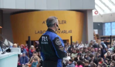 Alper Gezeravcı uzay yolculuğu sonrası ilk gençlik buluşmasını Konya Bilim Merkezi’nde yaptı